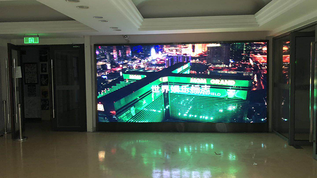 某校园P2.5覆膜LED显示屏由上海智彩科技定制